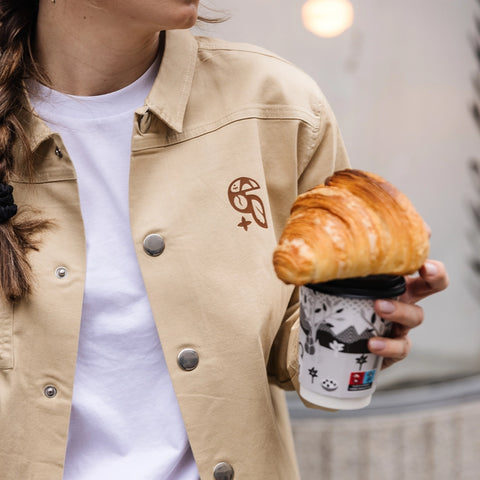 Odesíláme po 15.12 La Bohème Café Unisex košile Roastery is truly craft Hnědá